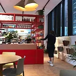 The Elephant & * ماسترخت