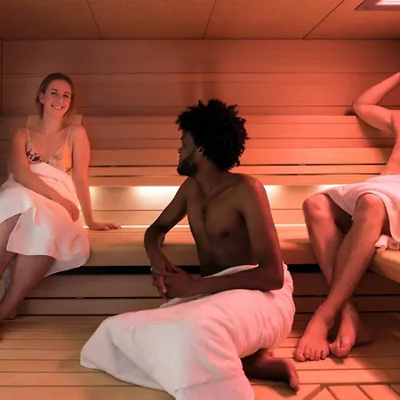 The Elephant Hostel&spa *