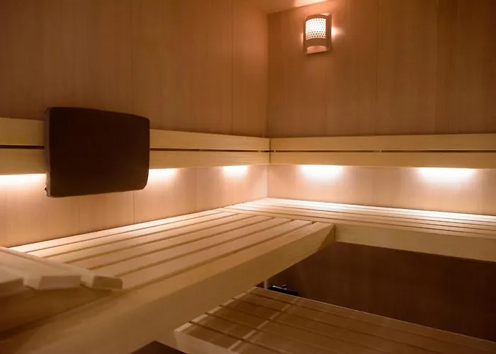 Hostel The Elephant &