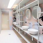 Hostel The Elephant & *