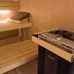 Hostel The Elephant &