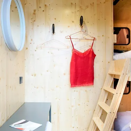 The Elephant Hostel&spa Hostel *