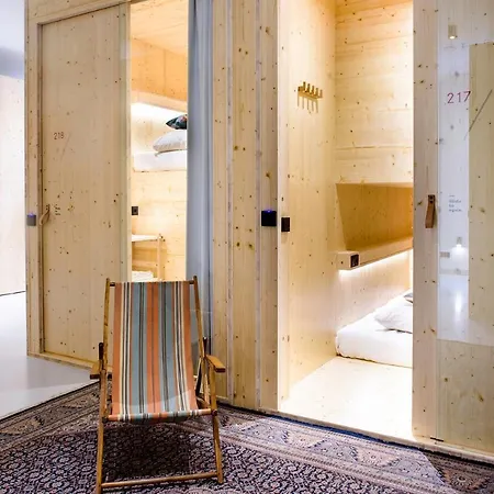 ホステル The Elephant &