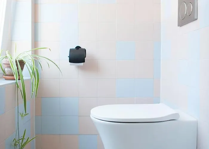 Hostel The Elephant &