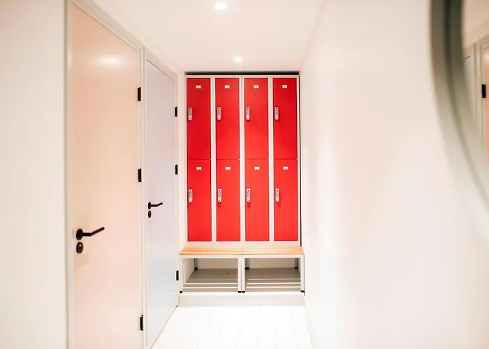 Hostel The Elephant &