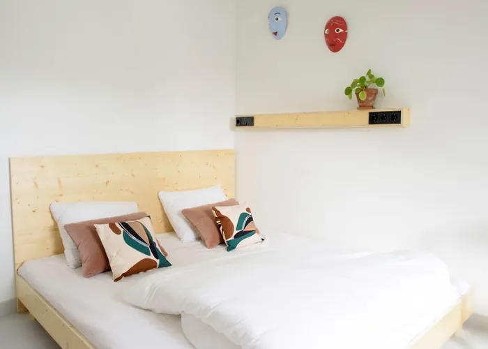 The Elephant Hostel&spa *