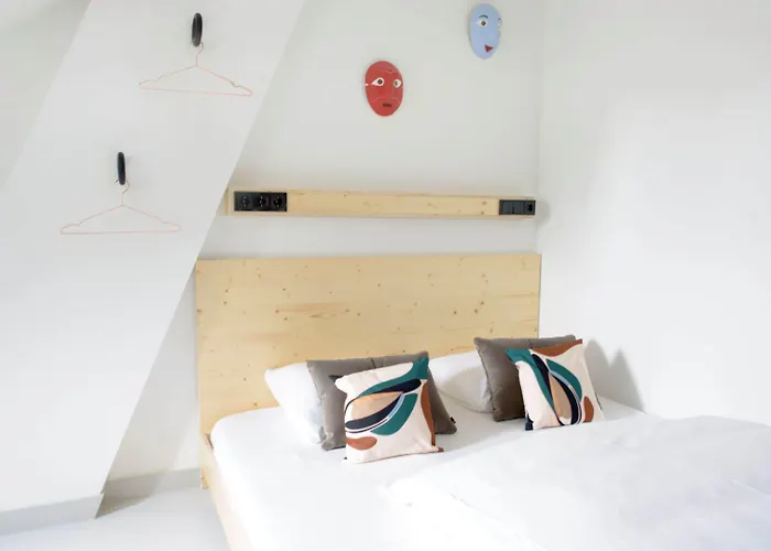 The Elephant Hostel&spa Hostel