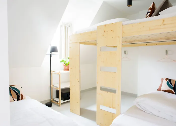 The Elephant Hostel&spa Hostel *