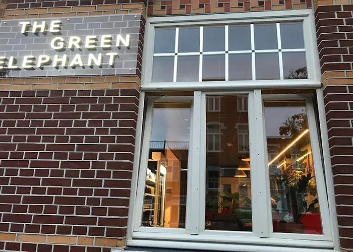 The Elephant Hostel&spa Hostel *